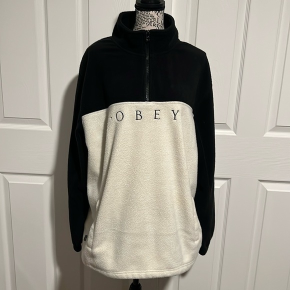 Obey Channel White & Black Mock Neck Fleece Sweatshirt - Picture 1 of 4